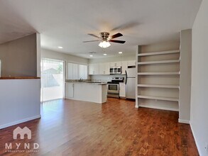 725 W Utopia Rd in Phoenix, AZ - Building Photo - Building Photo