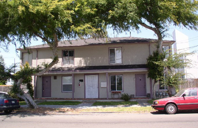 909-915 Dwight Way in Berkeley, CA - Foto de edificio - Building Photo