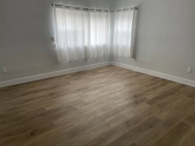 301 Indian Rd S in Sarnia, ON - Building Photo - Building Photo