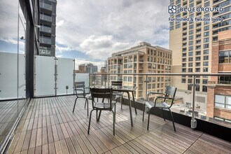 676 N La Salle Dr in Chicago, IL - Foto de edificio - Building Photo