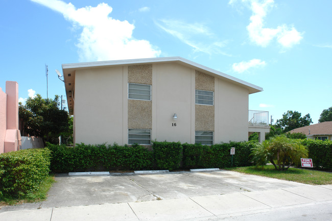 Bautista Apartments in Lake Worth, FL - Building Photo - Building Photo