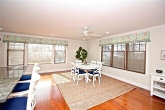 190 Coggeshall Ave in Newport, RI - Foto de edificio - Building Photo