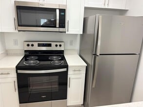 10881 SW 6th St in Miami, FL - Building Photo - Building Photo