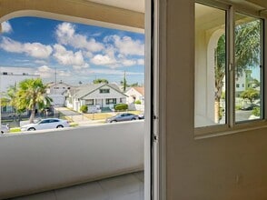 603 1/2 W 49th St in Los Angeles, CA - Building Photo - Building Photo