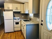 734 McDaniel St photo'