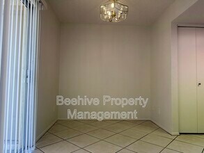 1342 W Emerald Ave in Mesa, AZ - Building Photo - Building Photo