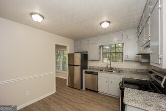 140 Hunt Ridge Dr in Stockbridge, GA - Building Photo - Building Photo