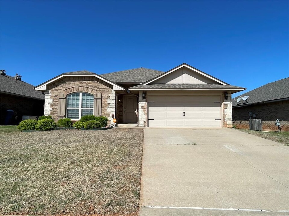 2421 Shell Dr in Midwest City, OK - Building Photo