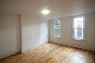 323 South Ave, Unit 2 in Pittsburgh, PA - Building Photo - Building Photo