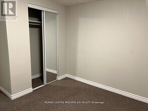 1088 Windbrook Grove in Mississauga, ON - Building Photo - Building Photo