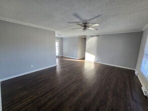 13100 Sycamore Ave in Grandview, MO - Building Photo - Building Photo