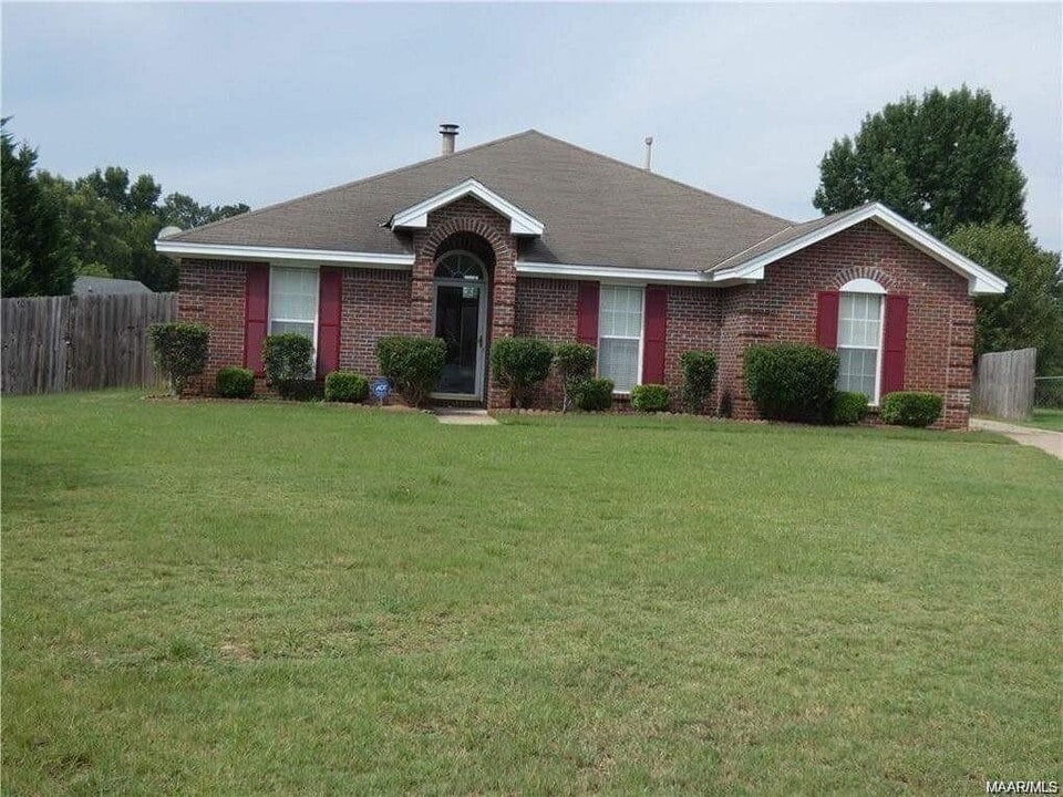 5601 Sweet Meadow Dr in Montgomery, AL - Building Photo