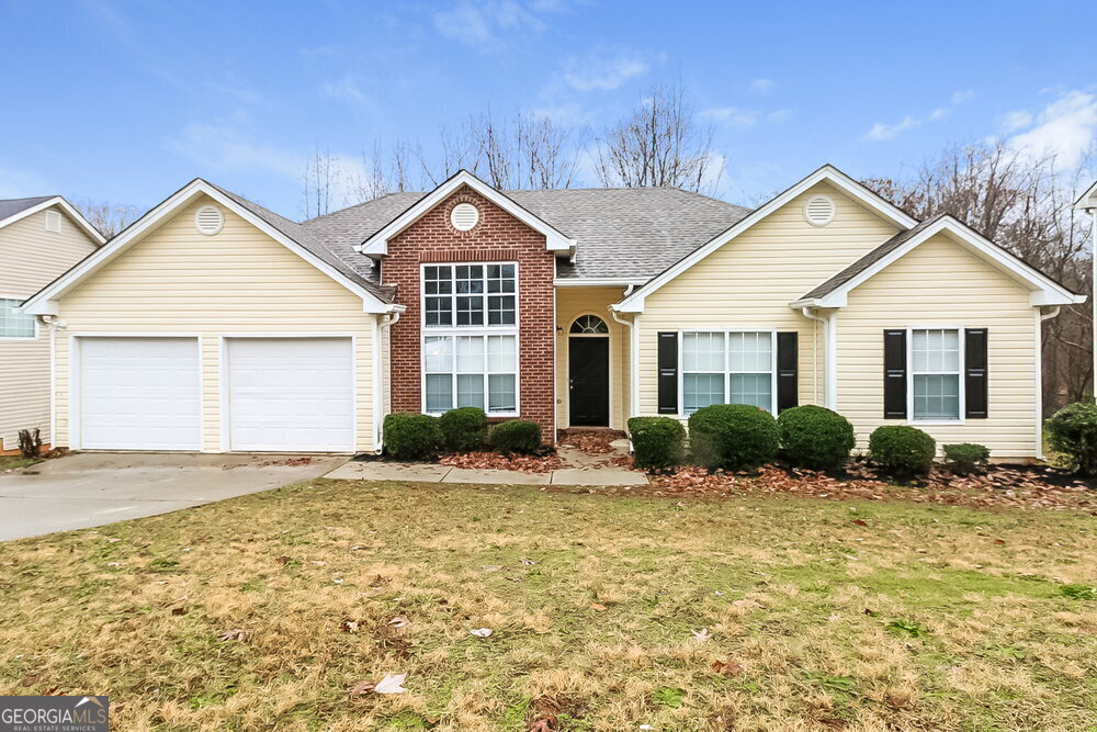 10990 Knotty Pine Pl in Hampton, GA - Building Photo