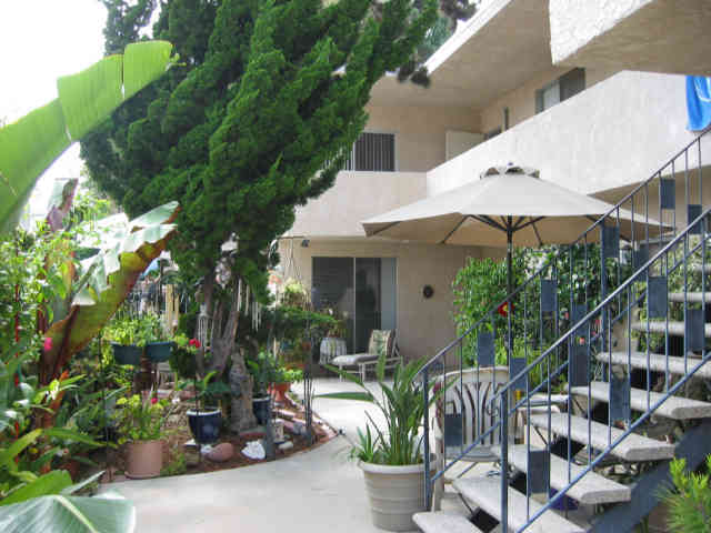 2607 Perkins Ln, Unit #E in Redondo Beach, CA - Building Photo - Building Photo