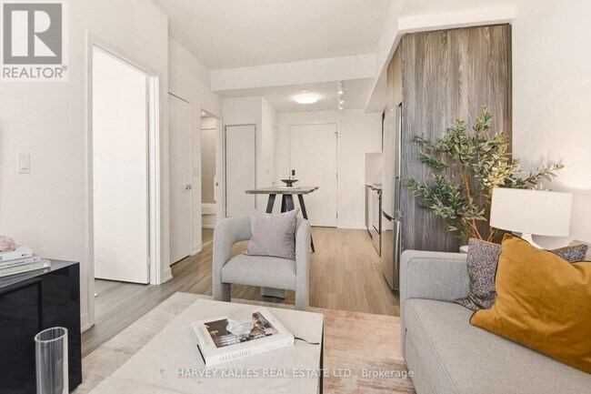 100 Eastdale Ave in Toronto, ON - Building Photo - Building Photo