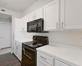 Broadstone Colonnade in San Antonio, TX - Building Photo - Building Photo