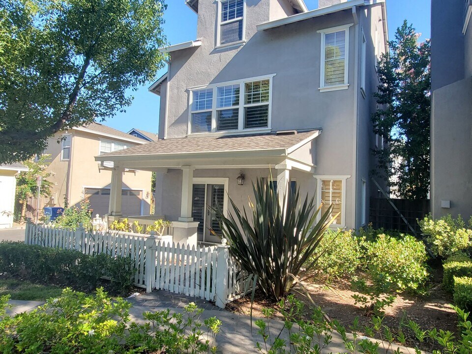 50 Waterford Ct in Campbell, CA - Building Photo