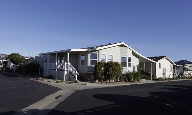 2280 E Valley Pky in Escondido, CA - Foto de edificio - Building Photo