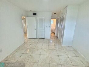 6720 Arbor Dr in Miramar, FL - Building Photo - Building Photo