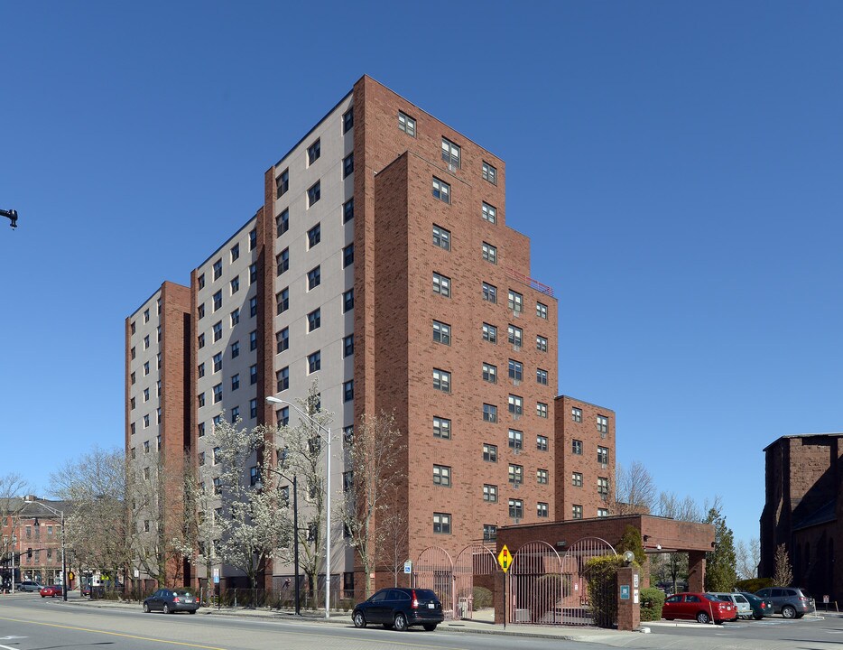 700 Westminster St in Providence, RI - Building Photo