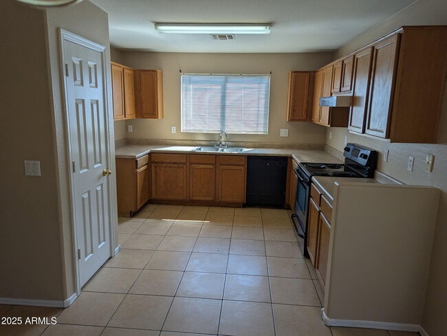 10540 W Mohave St in Tolleson, AZ - Building Photo - Building Photo