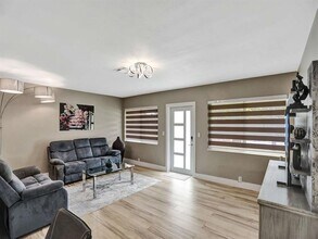 491 SE 23rd Ave in Pompano Beach, FL - Building Photo - Building Photo