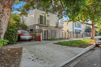 1034 N Oxford in Los Angeles, CA - Building Photo - Building Photo