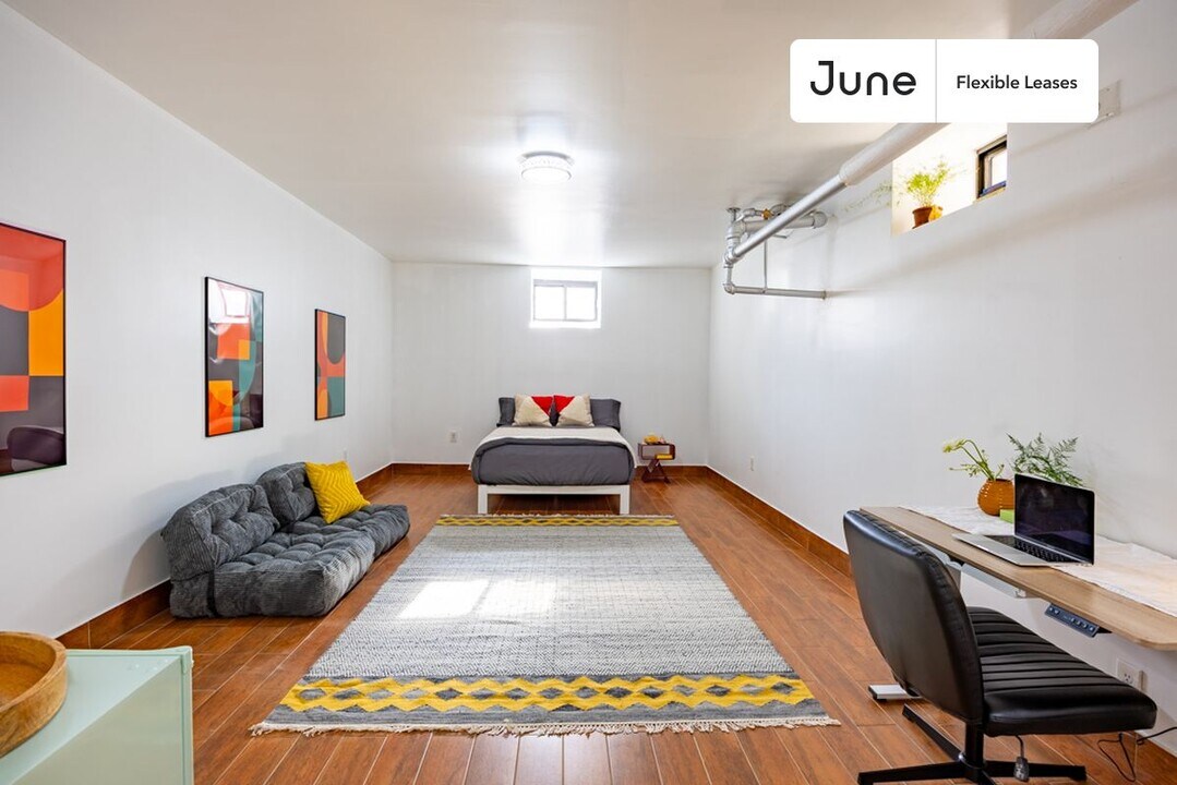 Welcoming ROOM at The Parkside House, Unit 2 in New York, NY - Building Photo