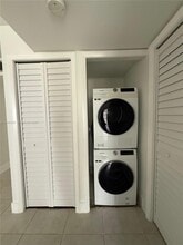 155 Lakeview Dr, Unit 101 in Weston, FL - Building Photo - Building Photo