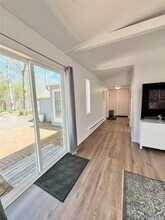 134 Montauk Hwy in Westhampton, NY - Building Photo - Building Photo