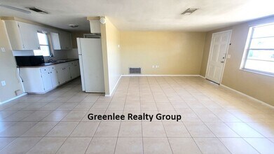 5424 Shell Dr in New Port Richey, FL - Foto de edificio - Building Photo