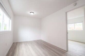 4845 SE 65th Ave in Portland, OR - Building Photo - Building Photo