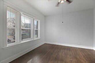 2552 N Kildare Ave, Unit 1S in Chicago, IL - Building Photo - Building Photo