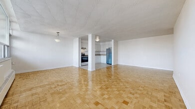 Sandringham House in Toronto, ON - Building Photo - Building Photo