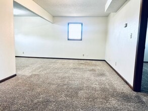 903 Windwood Dr in Junction City, KS - Building Photo - Building Photo