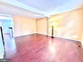 6226 Hillside Rd in Springfield, VA - Building Photo