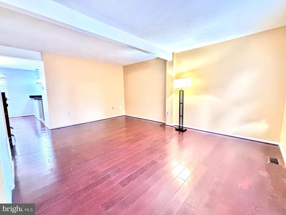 6226 Hillside Rd in Springfield, VA - Building Photo