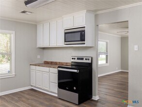 207 W 14th Ave in Belton, TX - Building Photo - Building Photo