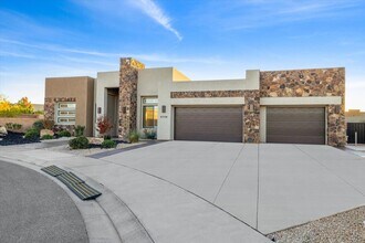 4739 Fish Rock Cir in Saint George, UT - Building Photo - Building Photo