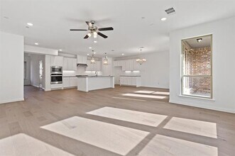 621 Somerset Dr in Lewisville, TX - Building Photo - Building Photo