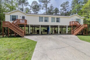 6165 E Lafayette St in Bay St. Louis, MS - Building Photo