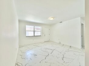 1091 NW 55th Terrace in Miami, FL - Building Photo - Building Photo