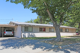 Arbor Apartments in Merced, CA - Building Photo - Building Photo