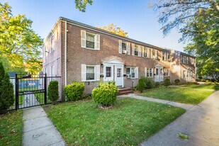 11012 64th Rd in Forest Hills, NY - Building Photo