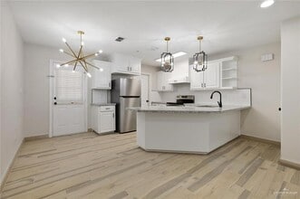 18 N 49th St in McAllen, TX - Building Photo - Building Photo