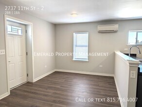 2737 11th St in Rockford, IL - Foto de edificio - Building Photo