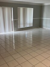 900 Crystal Lake Dr in Pompano Beach, FL - Building Photo - Building Photo