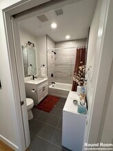 175 Gove St, Unit 2 in Boston, MA - Foto de edificio - Building Photo