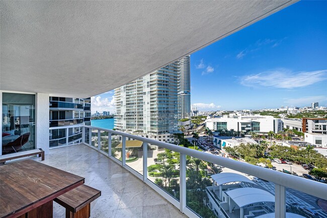 411 Michigan Ave, Unit 1207 in Miami Beach, FL - Foto de edificio - Building Photo