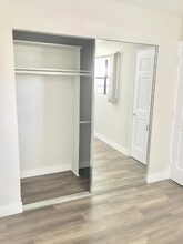 514 E Valencia Ave in Burbank, CA - Building Photo - Building Photo